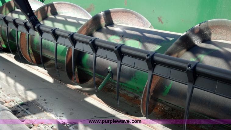 image for item E8358 2002 John Deere 930F flex head