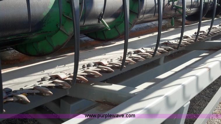 image for item E8358 2002 John Deere 930F flex head