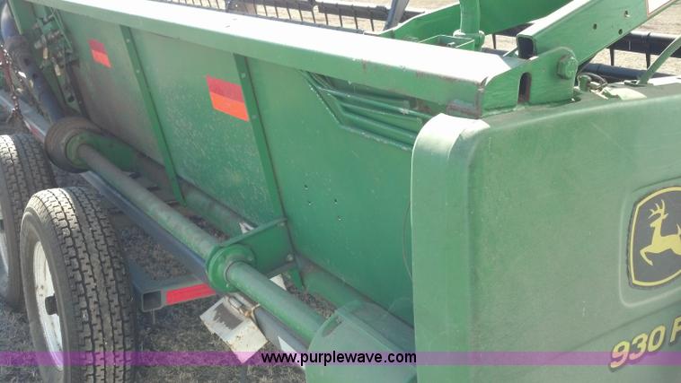 image for item E8358 2002 John Deere 930F flex head
