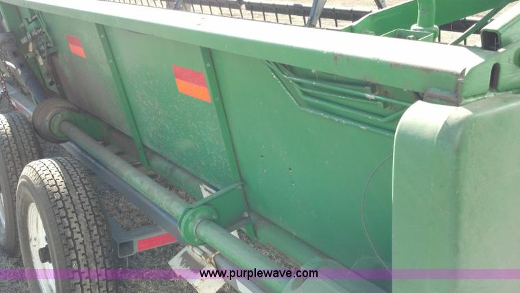 image for item E8358 2002 John Deere 930F flex head