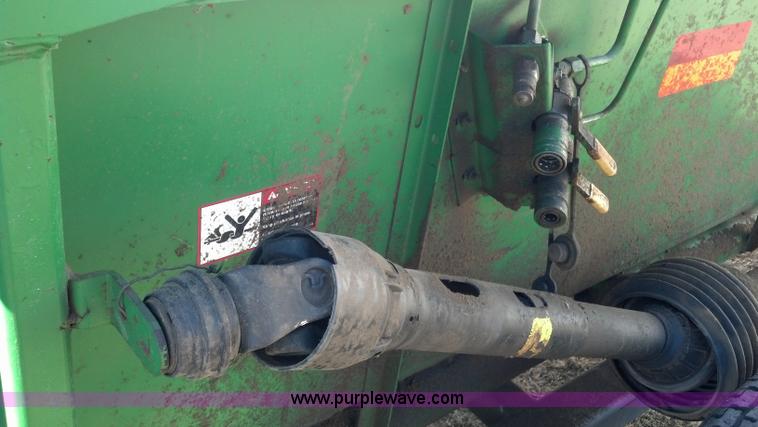 image for item E8358 2002 John Deere 930F flex head