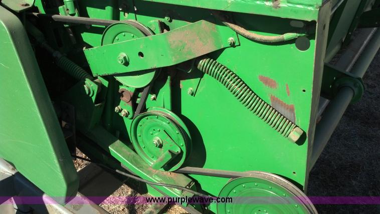 image for item E8358 2002 John Deere 930F flex head