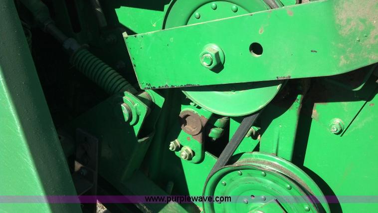 image for item E8358 2002 John Deere 930F flex head