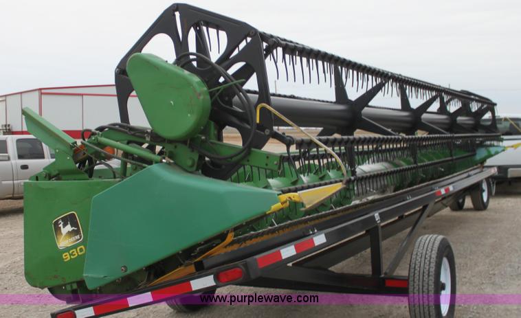 image for item E8378 John Deere 930 Contour Master 30' flex head