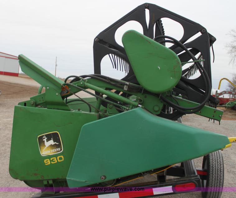 image for item E8378 John Deere 930 Contour Master 30' flex head