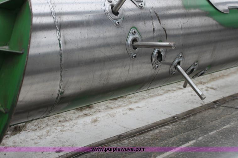 image for item E8378 John Deere 930 Contour Master 30' flex head