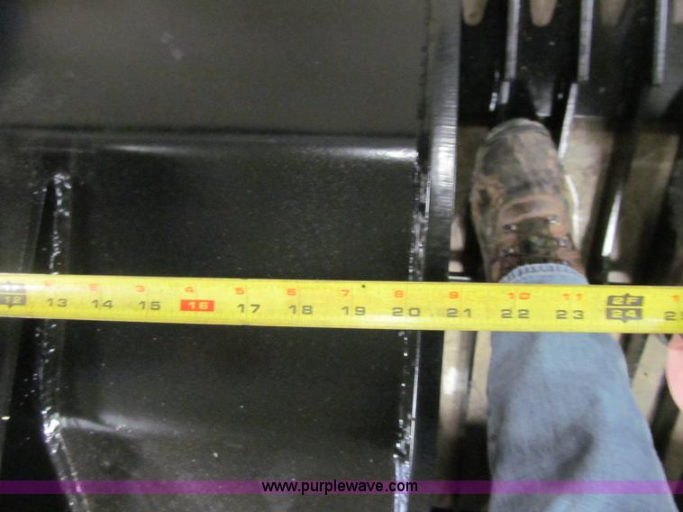 image for item F5896 74" skid steer skeleton rock grapple bucket