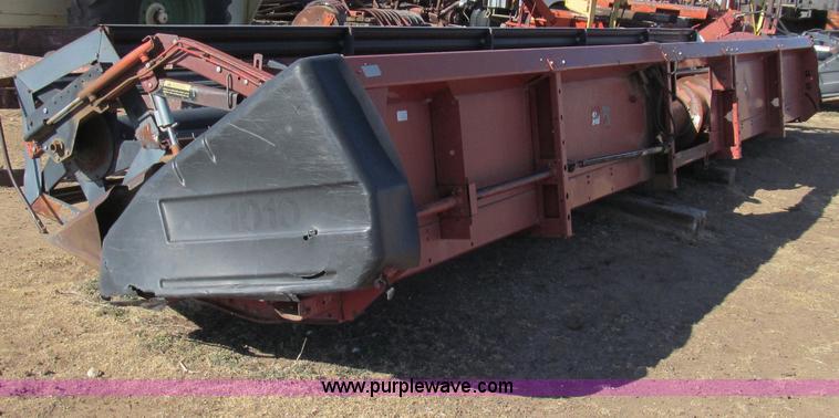 image for item G5592 1992 Case IH 1010 30' header