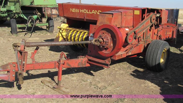 image for item G5593 New Holland 278 small square baler