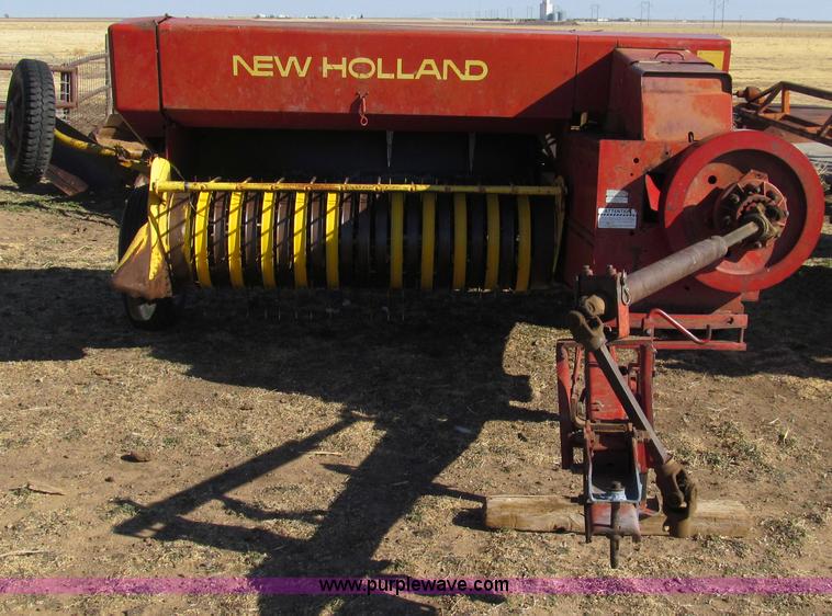image for item G5593 New Holland 278 small square baler
