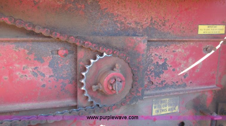 image for item G5593 New Holland 278 small square baler