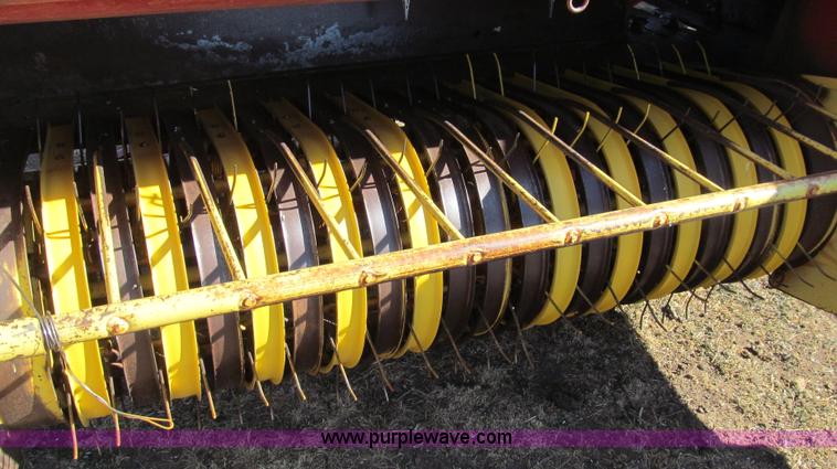 image for item G5593 New Holland 278 small square baler