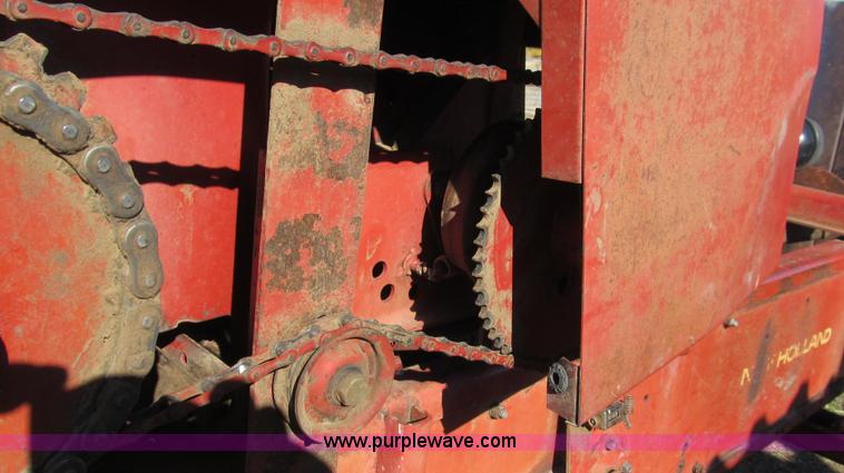 image for item G5593 New Holland 278 small square baler
