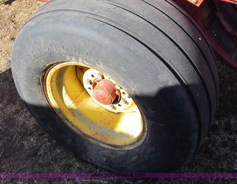 image for item G5593 New Holland 278 small square baler