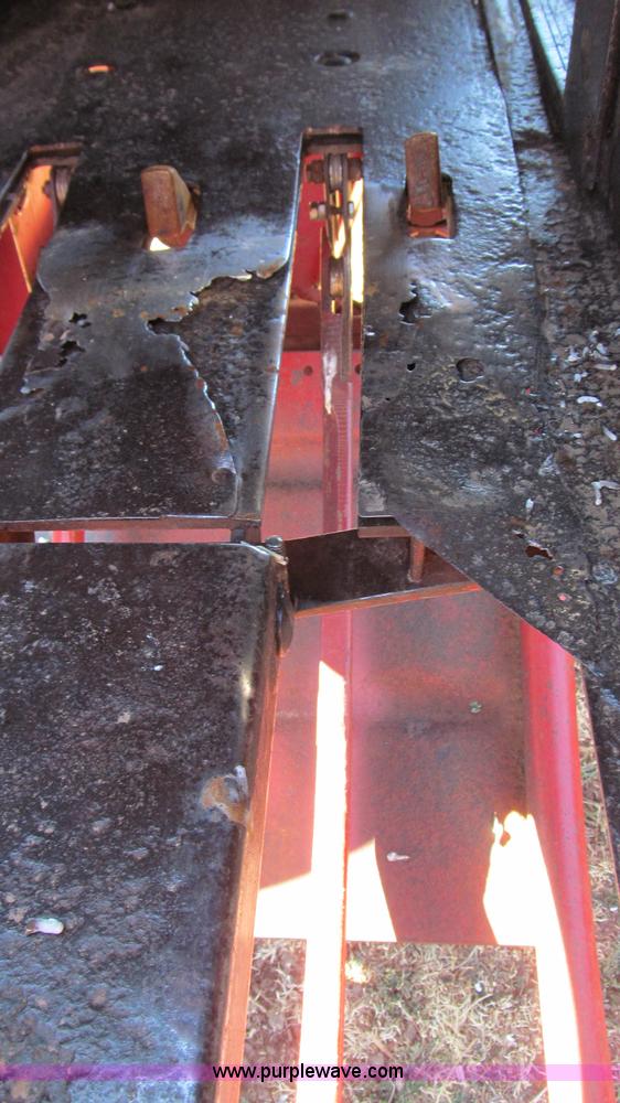 image for item G5593 New Holland 278 small square baler