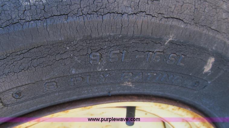 image for item G5593 New Holland 278 small square baler