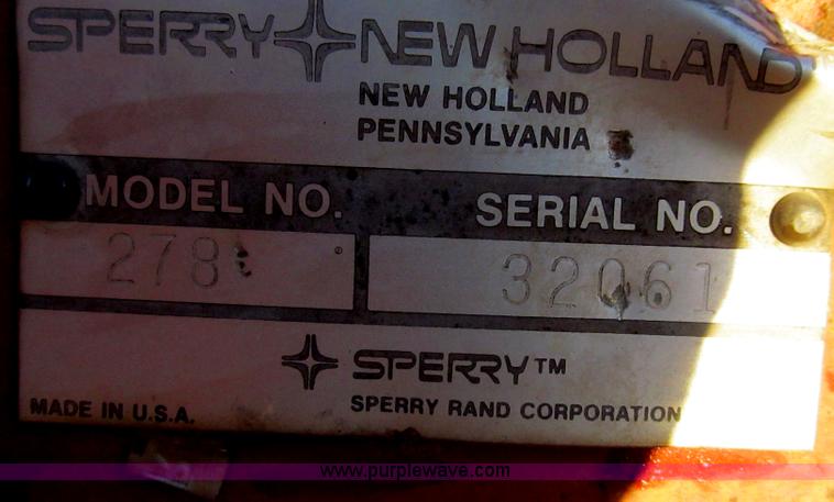 image for item G5593 New Holland 278 small square baler