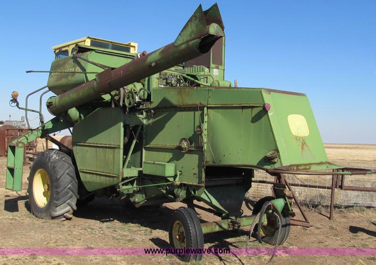 image for item G5594 John Deere 95 combine