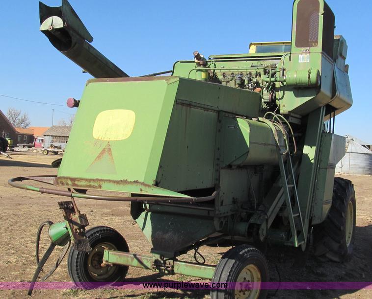 image for item G5594 John Deere 95 combine