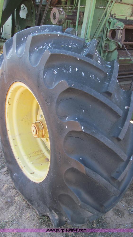 image for item G5594 John Deere 95 combine