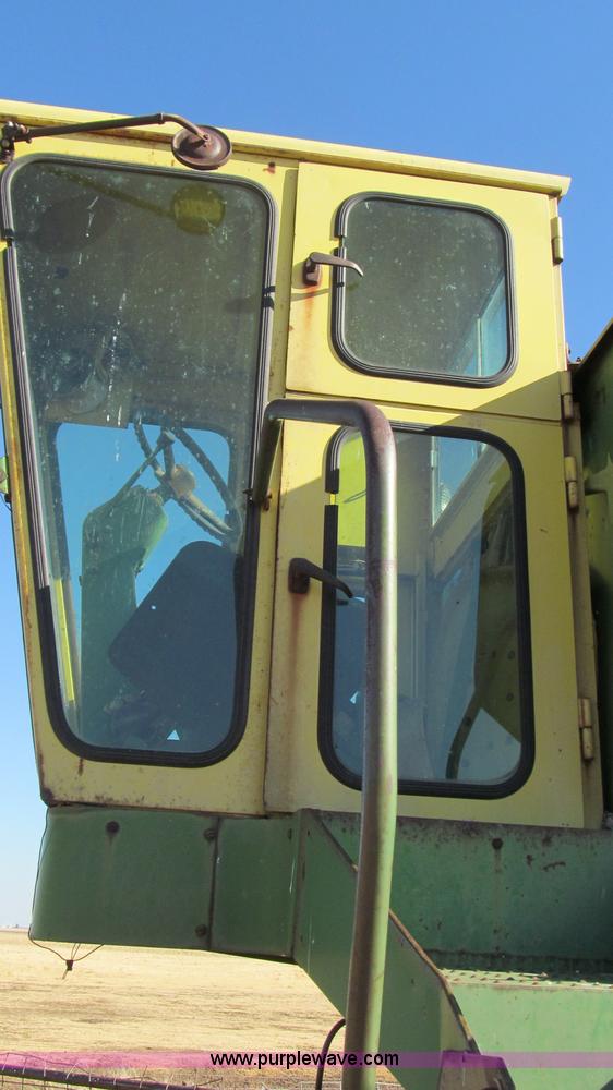 image for item G5594 John Deere 95 combine