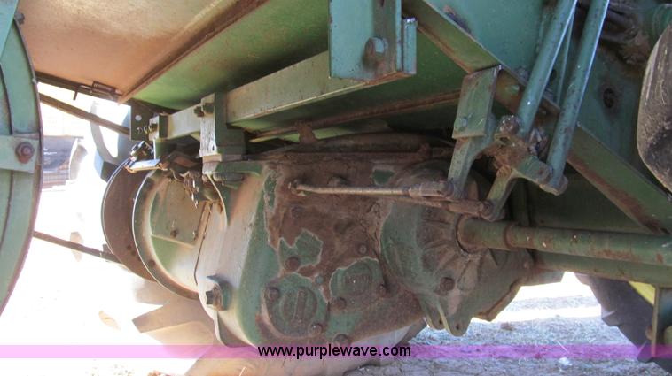 image for item G5594 John Deere 95 combine