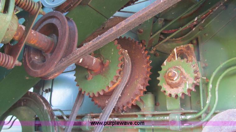 image for item G5594 John Deere 95 combine