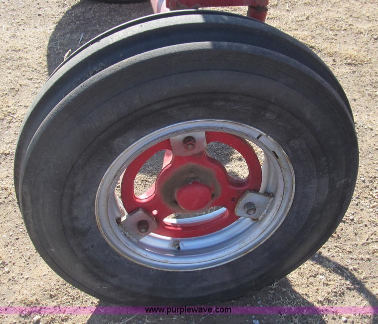 image for item G5596 International Harvester McCormick Farmall M tractor