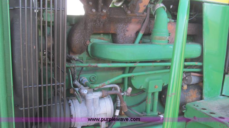 image for item G5627 1988 John Deere 4450 tractor