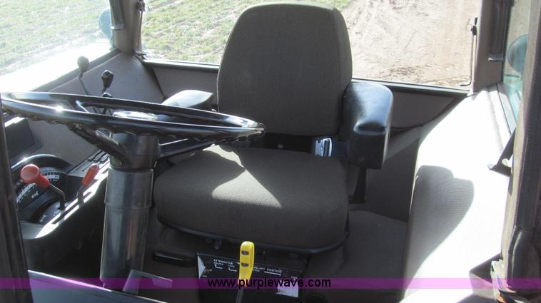 image for item G5627 1988 John Deere 4450 tractor