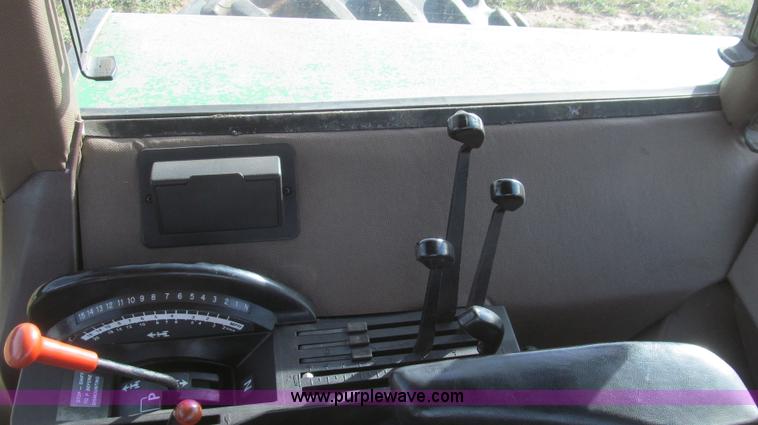 image for item G5627 1988 John Deere 4450 tractor