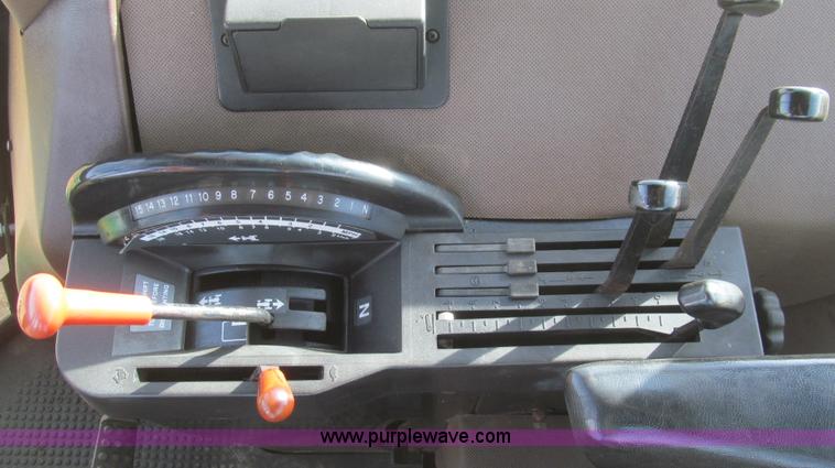 image for item G5627 1988 John Deere 4450 tractor