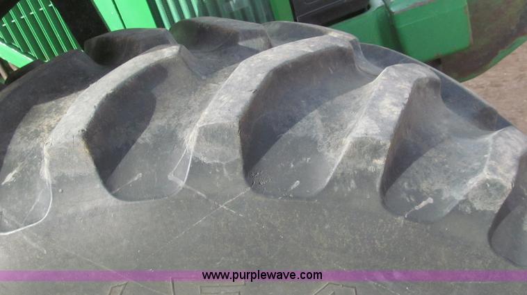 image for item G5628 2002 John Deere 7610 MFWD tractor