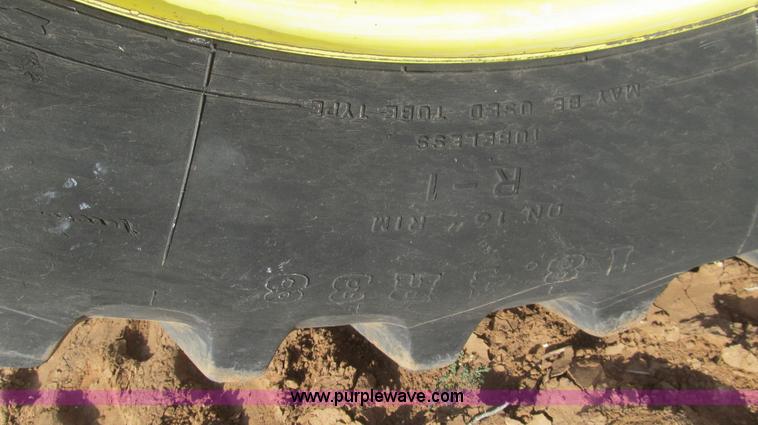 image for item G5628 2002 John Deere 7610 MFWD tractor