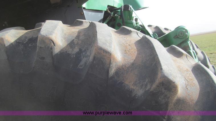 image for item G5628 2002 John Deere 7610 MFWD tractor