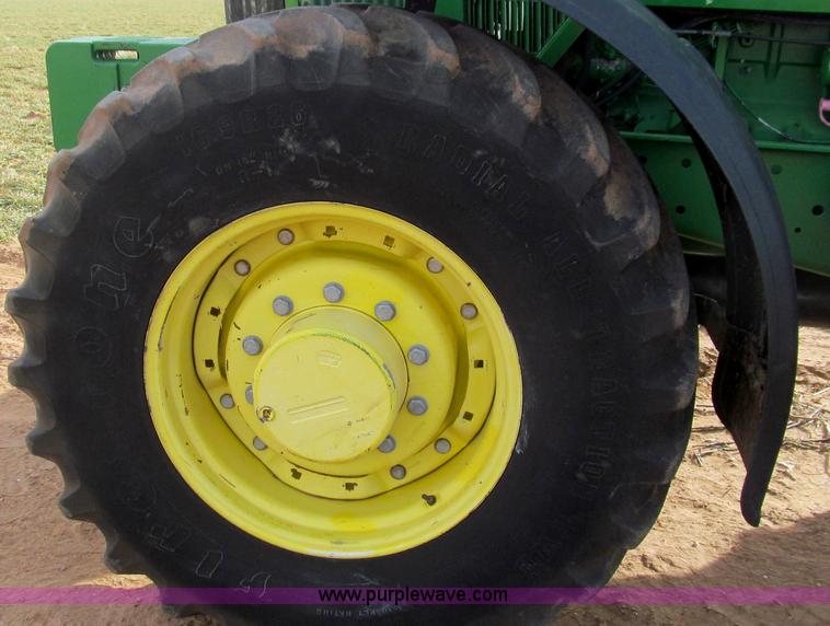 image for item G5628 2002 John Deere 7610 MFWD tractor