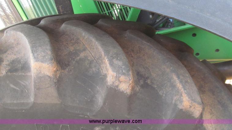 image for item G5628 2002 John Deere 7610 MFWD tractor