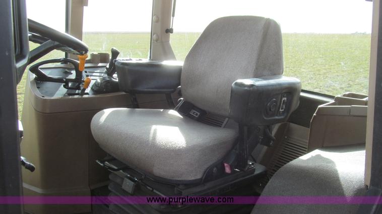 image for item G5628 2002 John Deere 7610 MFWD tractor