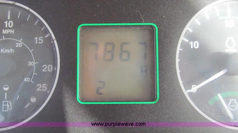 image for item G5628 2002 John Deere 7610 MFWD tractor