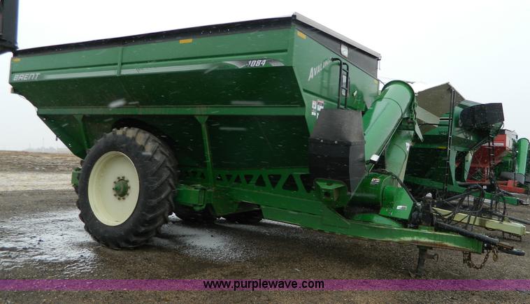 image for item Y9052 2006 Brent Avalanche 1084 grain cart