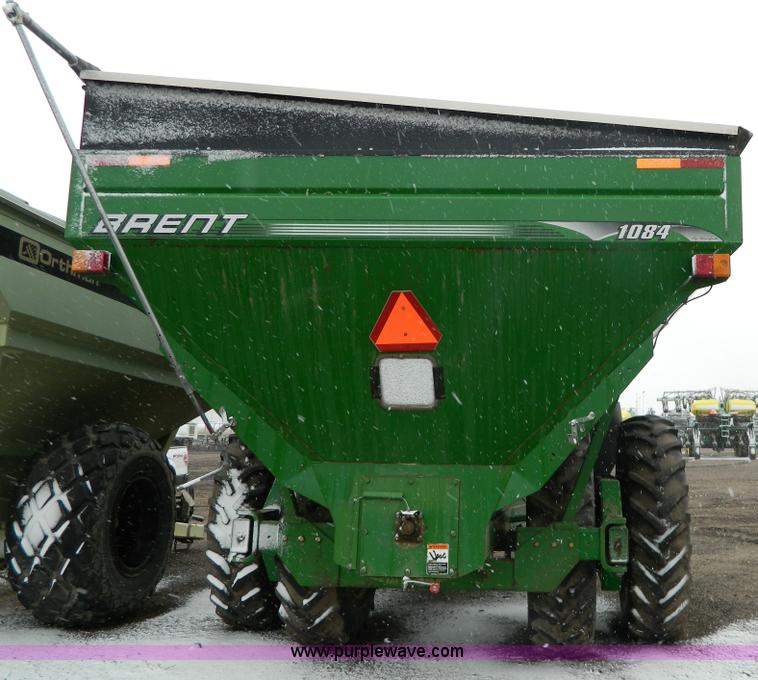 image for item Y9052 2006 Brent Avalanche 1084 grain cart