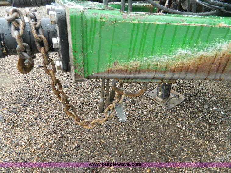 image for item Y9052 2006 Brent Avalanche 1084 grain cart