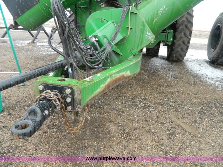 image for item Y9052 2006 Brent Avalanche 1084 grain cart