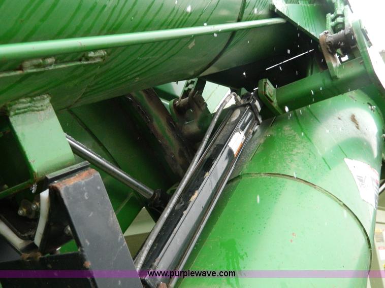 image for item Y9052 2006 Brent Avalanche 1084 grain cart