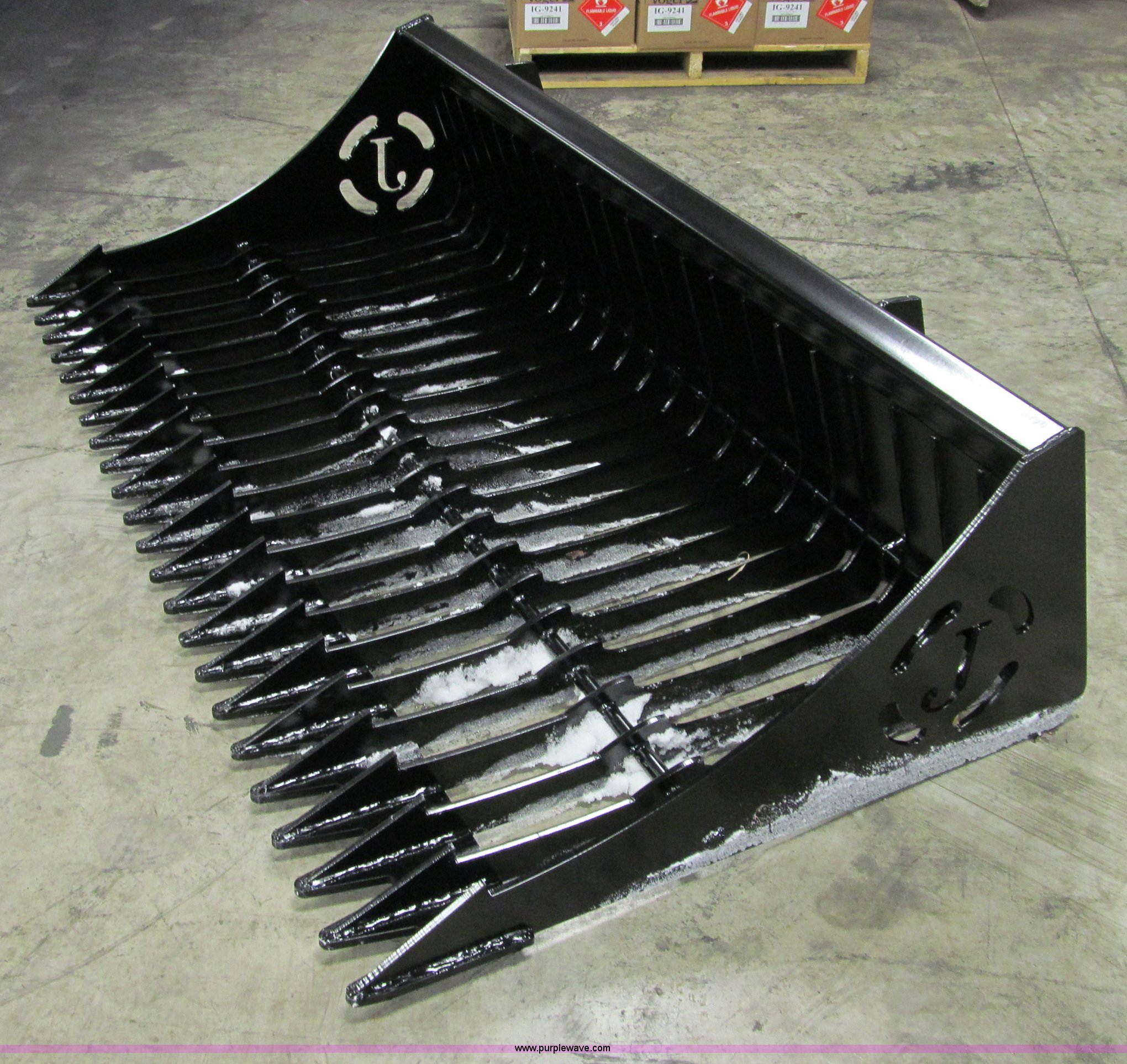 84" skid steer skeleton rock bucket in Long Prairie, MN Item F5894