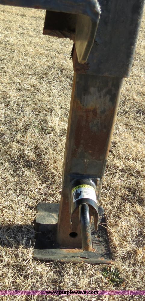 image for item B4560 2006 PJ GN32 32' gooseneck flatbed trailer