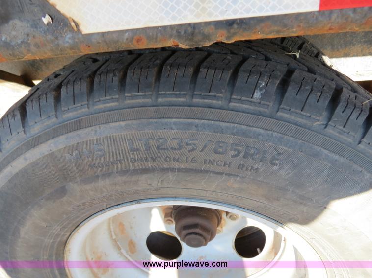 image for item B4560 2006 PJ GN32 32' gooseneck flatbed trailer