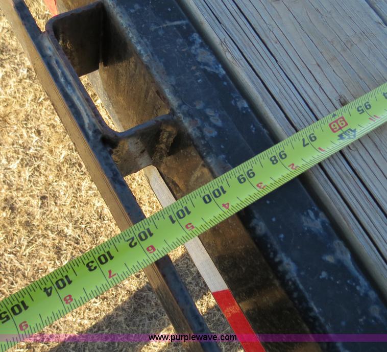 image for item B4560 2006 PJ GN32 32' gooseneck flatbed trailer