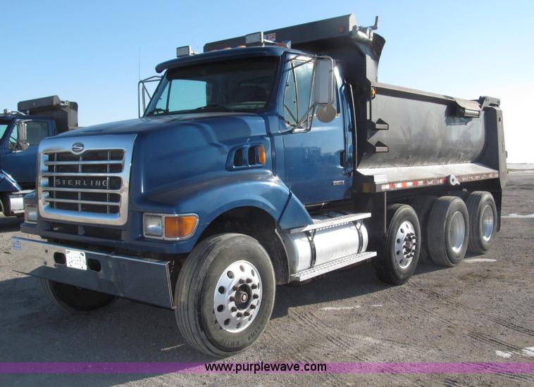 image for item B5321 2001 Sterling LT9501 tri axle dump truck