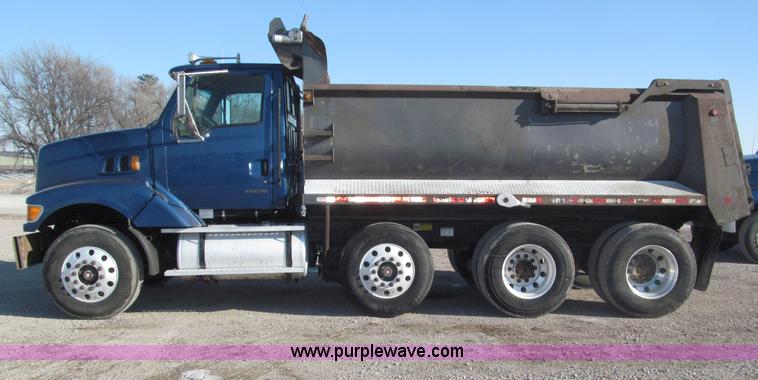 image for item B5321 2001 Sterling LT9501 tri axle dump truck